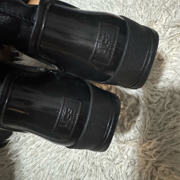 UGG - Picture 4 of 7